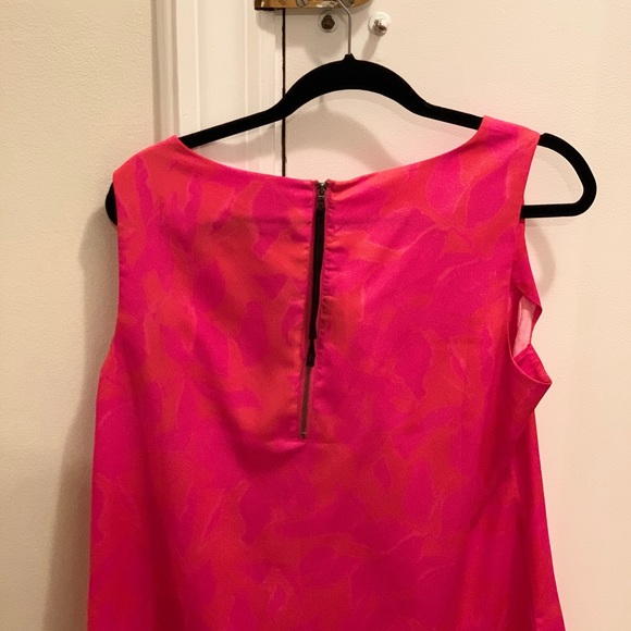 Magenta and orange ruffle shell with keyhole back - Picture 3 of 3